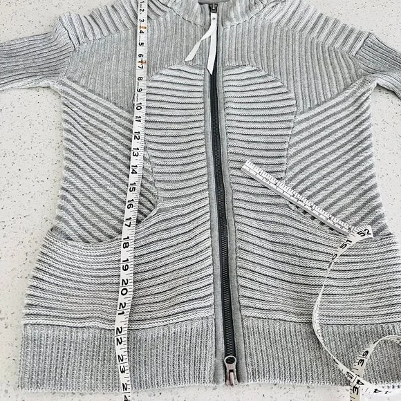 Lululemon ribbed scuba front hoodie sweater - Picture 5 of 11
